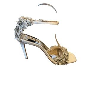 Badgley Mischka Crystal and Flower Embellished Heels Women’s Size 7